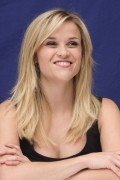 Риз Уизерспун (Reese Witherspoon) How Do You Know NYC Press Conference, 12.07.2010 (118xHQ) A064e7495856521