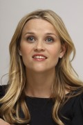 Риз Уизерспун (Reese Witherspoon) Monsters vs. Aliens Beverly Hills Press Conference, 20.03.2009 (76xHQ) Cb23f4495859262