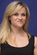 Риз Уизерспун (Reese Witherspoon) How Do You Know NYC Press Conference, 12.07.2010 (118xHQ) Eb0465495856687