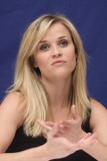 Риз Уизерспун (Reese Witherspoon) How Do You Know NYC Press Conference, 12.07.2010 (118xHQ) Ed9559495857136