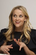 Риз Уизерспун (Reese Witherspoon) Monsters vs. Aliens Beverly Hills Press Conference, 20.03.2009 (76xHQ) Efe2b4495859290