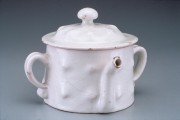 A collection of teapots (1650-1800) 58cad2497275998