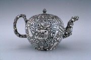 A collection of teapots (1650-1800) 7ad7f6497276161