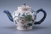 A collection of teapots (1650-1800) C0f045497275569