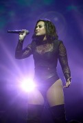 Деми Ловато (Demi Lovato) 'Honda Civic Tour Future Now' at KFC YUM! Center in Louisville, 29.07.2016 (20xHQ) 2d559e500234592