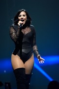 Деми Ловато (Demi Lovato) 'Honda Civic Tour Future Now' at KFC YUM! Center in Louisville, 29.07.2016 (20xHQ) A5e2bc500234693