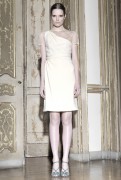 Кэролайн Браш Нилсен (Caroline Brasch Nielsen) Valentino Pre-Fall 2011 Collection - 20xHQ Fbc94f504266552