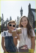 [MQ] Maddie Ziegler & Millie Bobby Brown at the Wizarding World of Harry Potter at Universal Studios - 09/09/16