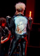 Майли Сайрус (Miley Cyrus) Performing with Billy Idol at the 2016 iHeartRadio Music Festival in Las Vegas, 23.09.2016 (81xHQ) 8566c4506979848