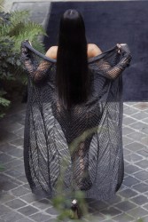 Ким Кардашян (Kim Kardashian) на модном показе Balmain в Париже (Balmain | Spring Summer 2017), 29.09.2016 (13хHQ) 03c660507320183