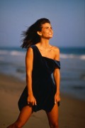 Корни Кокс (Courteney Cox) Jeffrey Thurnher Photoshoot for Ladies Home 1995 (11xMQ/UHQ) 59e168508008376
