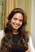 Анджелина Джоли (Angelina Jolie) Beyond Borders press conference (2003) 9483fa508458457