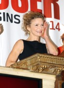 Kyra Sedgwick @ Rings the closing bell at the New York Stock Exchange on July 7, 2008 in New York