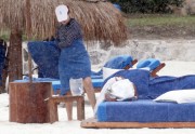 Дебра Мессинг (Debra Messing) is seen on her vacation in Cancun, 23.12.2015 (40xHQ) 17fa9a510997301