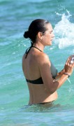 Дженнифер Коннелли (Jennifer Connelly) Seen on the beach in Formentera, 18.08.2016 - 41xHQ 1d3b72510997284