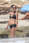Дженнифер Коннелли (Jennifer Connelly) Seen on the beach in Formentera, 18.08.2016 - 41xHQ B49e4c510997045