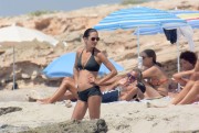 Дженнифер Коннелли (Jennifer Connelly) Seen on the beach in Formentera, 18.08.2016 - 41xHQ E8cbcc510997113