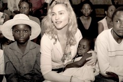 Мадонна (Madonna)   Tom Munro Photoshoot for Reuters, 2009 - 1xHQ 0747ca511741201