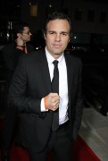 Марк Руффало (Mark Ruffalo) Los Angeles Premiere of Reservation Road held at the Academy of Motion Pictures Arts and Sciences in Beverly Hills, 18.10.2007 - 37xHQ 194f3b512946430