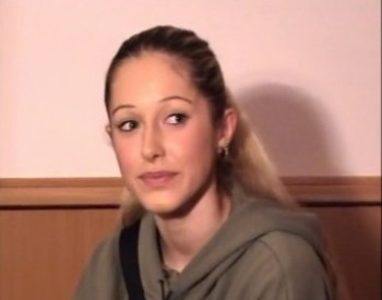 Сероглазая румынская сучка Fawny прошла порно кастинг