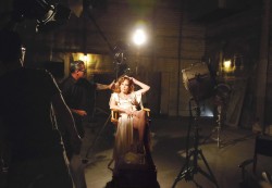 Дженнифер Лопез (Jennifer Lopez) Behind the Scenes of Love & Light Fragrance Photoshoot (3xHQ) 2df492517163171