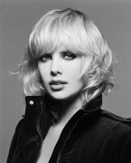 Шарлиз Терон (Charlize Theron) фотограф Andrew Macpherson, 2003 - 11xHQ 9c7a35517585074