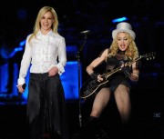 Мадонна, Бритни Спирс (Madonna, Britney Spears) 2008-11-06 - perform together (21xHQ) A7a91a517649611