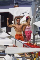 Жан-Клод Ван Дамм (Jean-Claude Van Damme) 13.05.2001 the 54th Cannes Film Festival (20xHQ)  8e21c8517678822