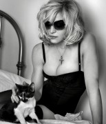 Мадонна (Madonna)  Dolce & Gabbana Photoshoot 2010 - 24xHQ Cffbb4517676868