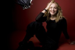 Мадонна (Madonna)   Annie Leibovitz - Vanity Fair ca 2007 - 12xHQ F4c5a2517904199