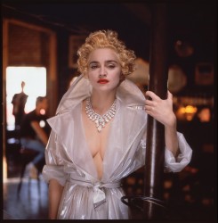 Мадонна (Madonna) Photoshoot (1xHQ) 05c342518202760