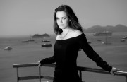 Эмили Хэмпшир (Emily Hampshire) Portrait Session, 65th Annual Cannes Film Festival (38xHQ) 3bf58f518341170