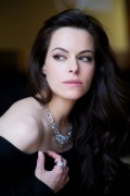 Эмили Хэмпшир (Emily Hampshire) Portrait Session, 65th Annual Cannes Film Festival (38xHQ) A5627d518341476