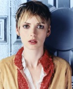 Вайнона Райдер (Winona Ryder) Premiere UK Magazine Photoshoot 1999 - 4xUHQ 2dca8f518595364