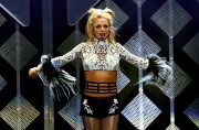 Бритни Спирс (Britney Spears) Performing At 102.7 KIIS FM's Jingle Ball In Los Angeles, 02.12.2016 - 149xHQ 3d4c0e518666797