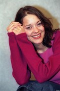 Марион Котийяр (Marion Cotillard) портрет к фильму 'Une femme piegée', на 2nd Luchon Film & TV Festival, 2001 (4xHQ) 5137d8518799777