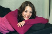 Марион Котийяр (Marion Cotillard) портрет к фильму 'Une femme piegée', на 2nd Luchon Film & TV Festival, 2001 (4xHQ) 5b7487518799788