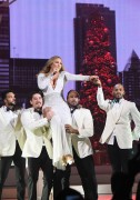 Мэрайя Кэри (Mariah Carey) Christmas Show at Beacon Theatre, 12.05.2016 (29xНQ) Cf64f0519187342