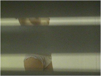 DSCN9612 voyeur 20070731 lynn nude dressing after shower ni...