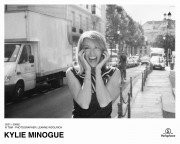 Кайли Миноуг (Kylie Minogue) Leanne Woolrich Photoshoot 2001 (10xHQ) 9f808d519364076